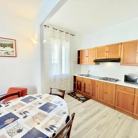 Apartment Trilocale Jolly *